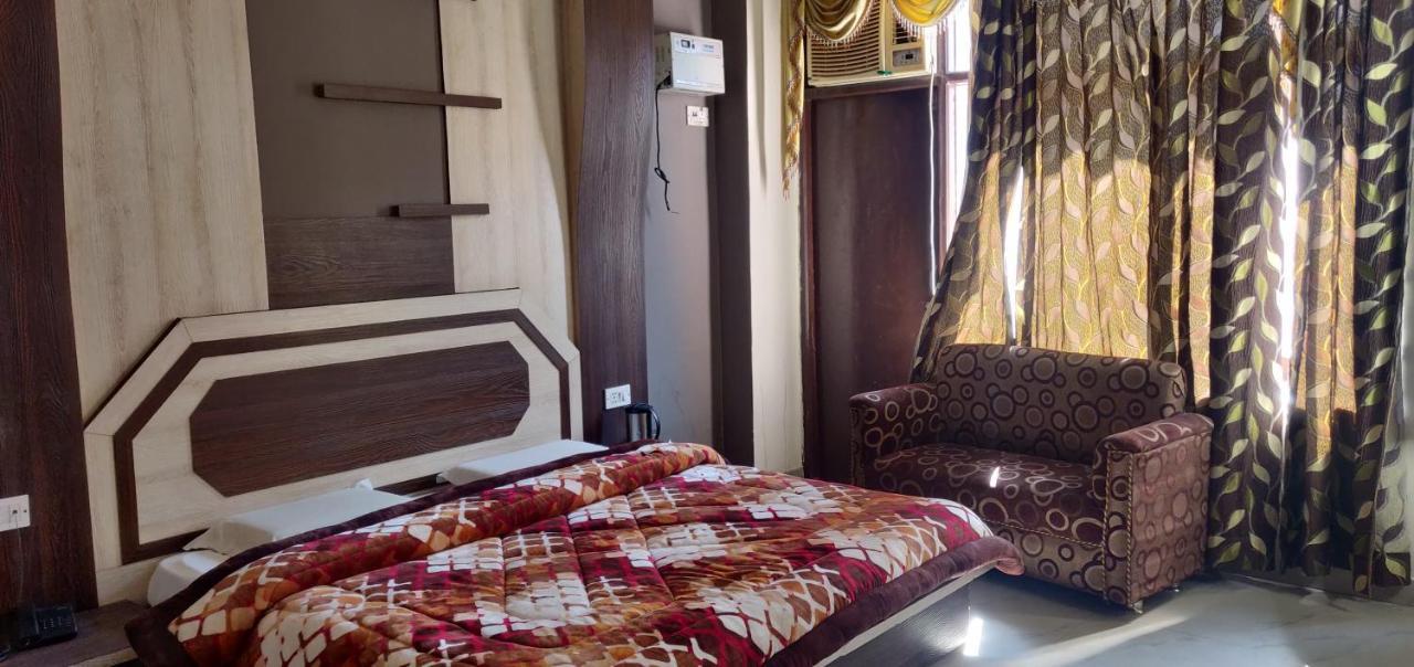 Hotel Shakuntala カトラ エクステリア 写真