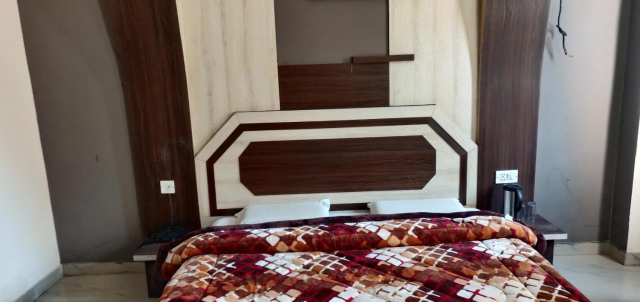 Hotel Shakuntala カトラ エクステリア 写真