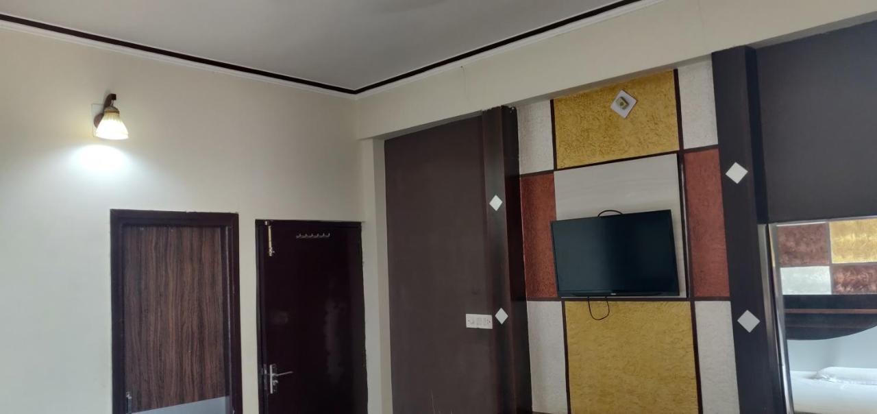 Hotel Shakuntala カトラ エクステリア 写真