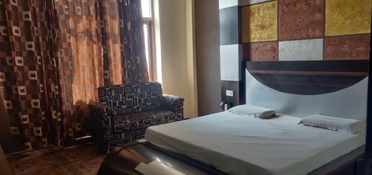 Hotel Shakuntala カトラ エクステリア 写真