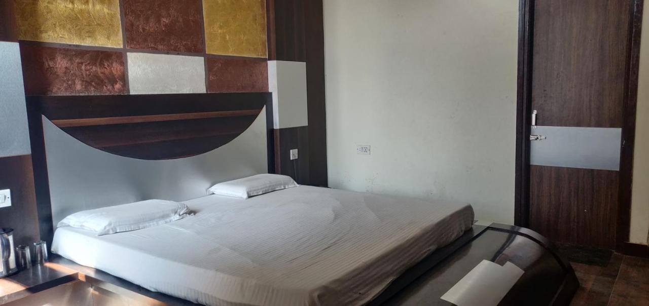 Hotel Shakuntala カトラ エクステリア 写真